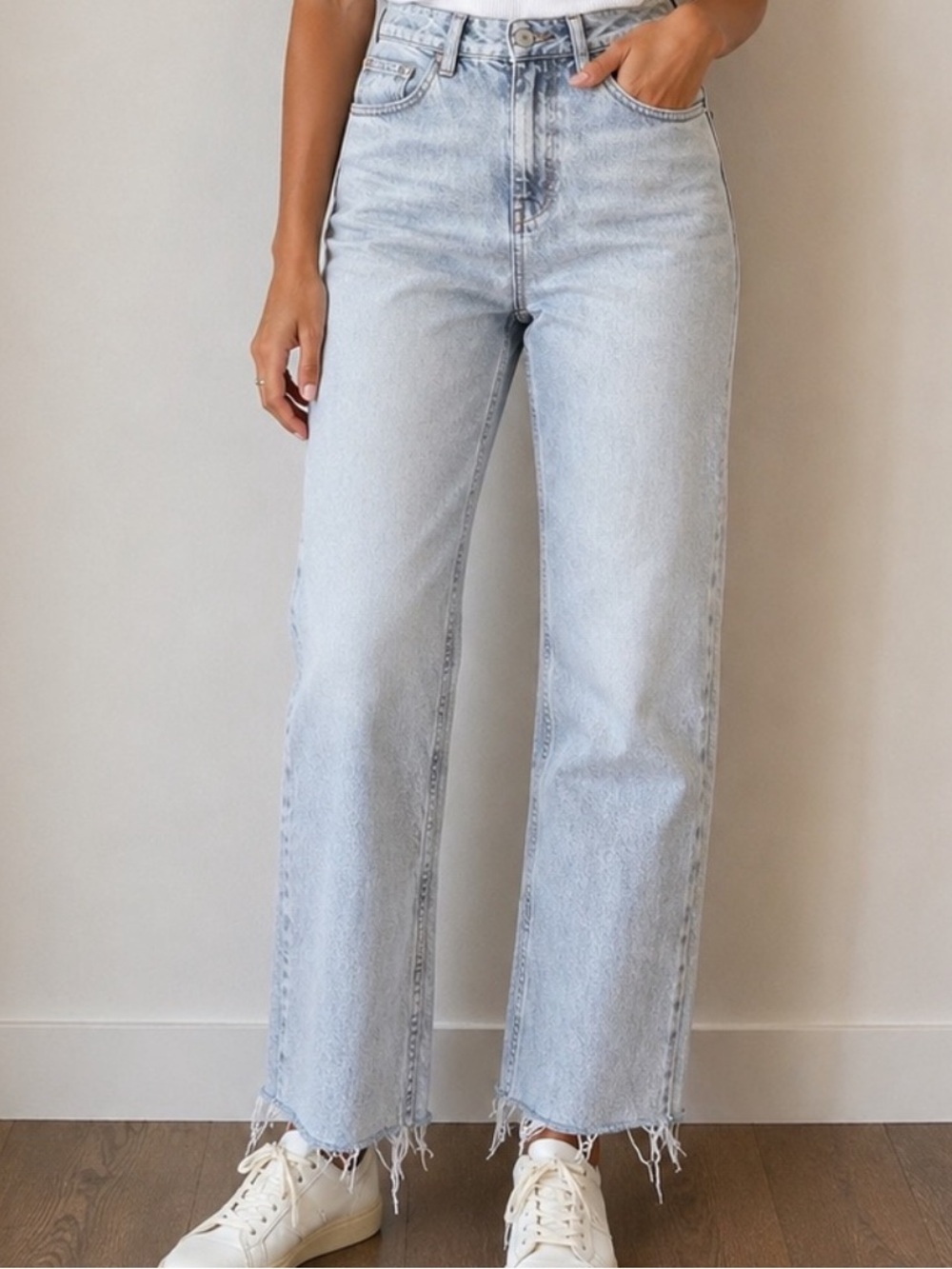 Zara Light Wash Straight Leg Raw Hem Jeans – Size US 4